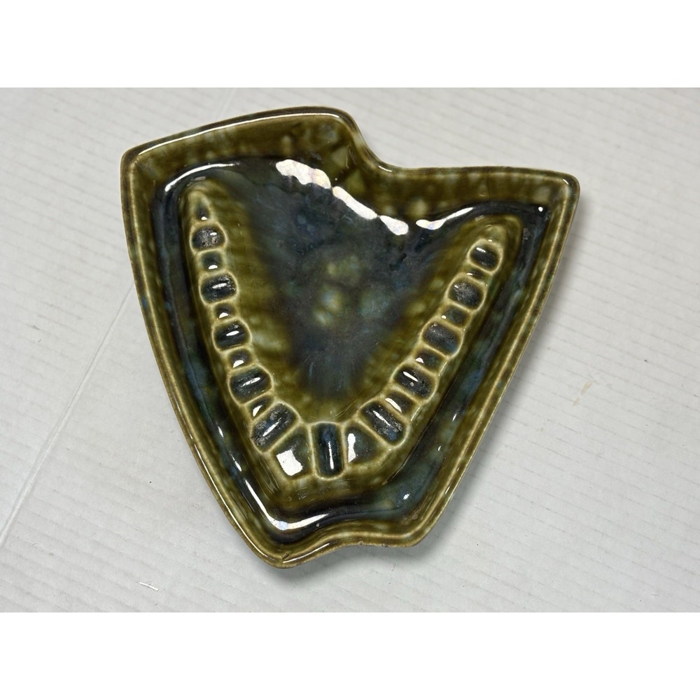 Vintage McCoy Mount Clemens Footed Ashtray MCM Green Drip‎ Glaze USA 923